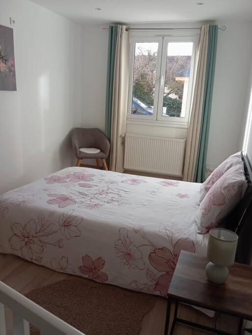 Appartement Cosy Avec Jardin Vaux-Sur-Seine Exteriör bild